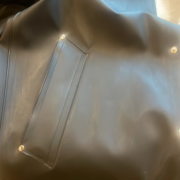 Stockholm Raincoat, Small Black | Stutterheim - Picture 6 of 7